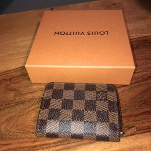 LOUIS Vuitton ZIPPY COIN PURSE